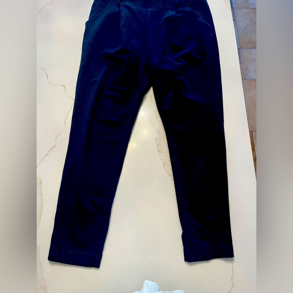 Lululemon pants, pull on smooth fit, pockets in front and back, navy, size 8 - Picture 1 of 5